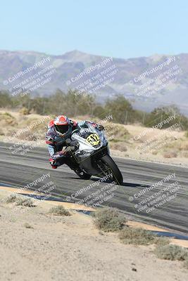 media/Dec-04-2025-Racers Edge (Thu) [[5ebc9f124d]]/3-B Group/3-Session 2 (Turn 7 Inside)/